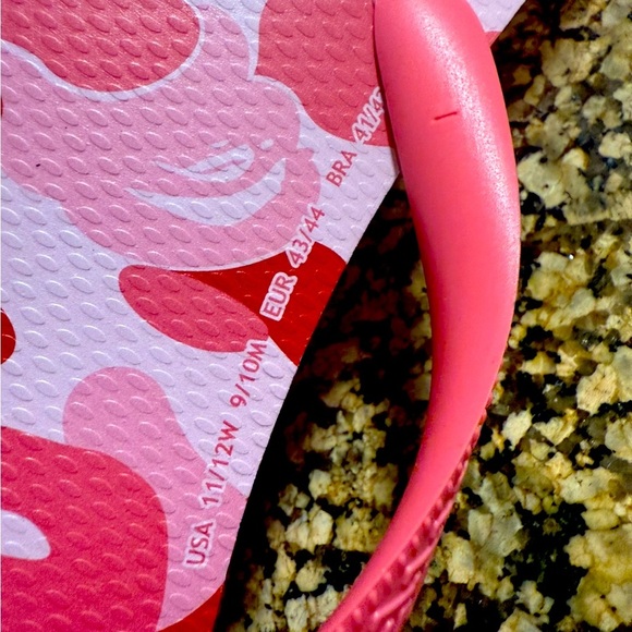 NWT Limited Edition RARE A BATHING APE BAPE x HAVAIANAS Pink Camo Sandals - Picture 6 of 6